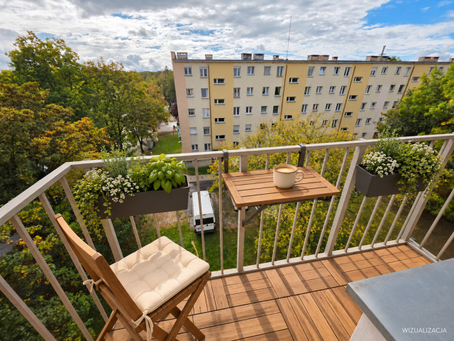 Dwa pokoje, osobna kuchnia , balkon
